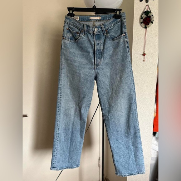 Levi’s Ribcage Straight - Picture 2 of 5